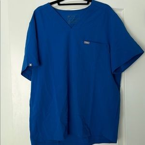 Men’s FIGS scrub top